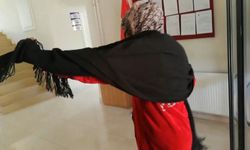 Dilencinin pişkinlik şovu! “Çek abi çek” dedi, oynayarak zabıtaya götürüldü