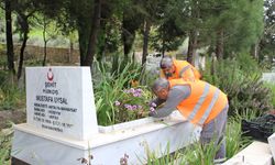 Antalya’da mezarlıklarda bayram hazırlığı: Ücretsiz ring seferleri devam edecek