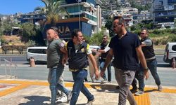 Alanya’da husumet kanlı bitti: 3 gözaltı