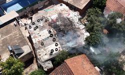 Antalya’da yangın bir evi yuttu: 3 odalı ev küle döndü