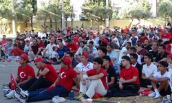 Antalyalılar Dünya Kupası’için tek yürek oldu: Milliler dev ekranda desteklendi