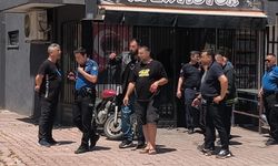 Elinde b*çakla benzin döküp kendisini y*kacağını söyledi, ekipler zor ikna etti!