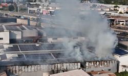 Depo bahçesindeki yangın yedek parça deposuna sıçradı