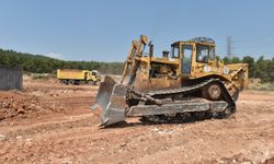 Kepez’de stratejik ulaşım hamlesi: Caddeler birbirine bağlanarak yeni yol açılacak