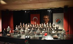 Kepez'de Türk Sanat Müziği Korosu'ndan yıl sonu konseri