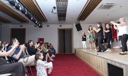 Konyaaltı Belediyesi’nden sanatseverlere çifte tiyatro etkinliği