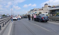 Manavgat’ta 4 aracın karıştığı zincirleme kaza ulaşımı felç etti