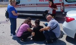 Manavgat’ta kontrolsüz kavşakta feci çarpışma: 2 yaralı