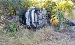 Manavgat'ta otomobil bahçeye uçtu: Sürücünün burnu bile kanamadı