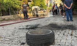 Serik'te seyir halindeki araç yandı: Sürücü kendini dışarı attı