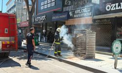 Trafoda yangın çıktı, esnaf ilk müdahaleyi yangın tüpleriyle yaptı