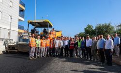 Döşemealtı'nda ulaşım ağı güçleniyor, yollar asfaltlanıyor