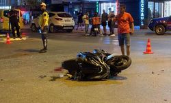 Alanya’da korkutan kaza: Genç sürücü hastaneye kaldırıldı