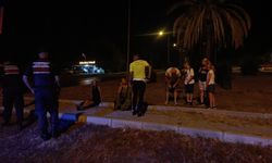 Manavgat’ta tur minibüsü otomobile çarptı: 3 kişi yaralandı