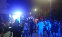 Annesini d*rb*eden babasını b*ç*kladı!