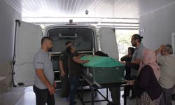 Babasının kullandığı minibüsün alt*nda kaldı, ailenin feryadı yürek dağladı