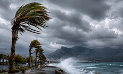 Meteoroloji uyardı: Antalya’da 11 ilçede fırtına bekleniyor!