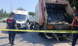 Ölümü kendi çalıştığı çöp kamyonundan geldi! Manavgat'ta feci kaza