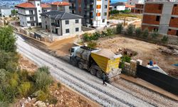 “Memleket bizden hizmet bekliyor” dedi, Demre’de ulaşımı rahatlatacak çalışma!