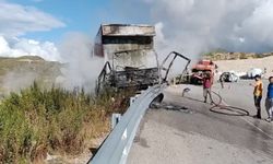 Kamyon alev aldı, frenler boşaldı! Sürücü faciayı böyle önlemeye çalıştı