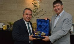 Muhittin Böcek ortaya attı, Menderes Türel ateş püskürdü!