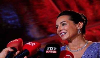 Altın Portakal kırmızı halıda şıklık yarışı
