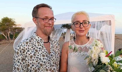Rus ve Ukraynalı çiftin aşkı Antalya’da nikahla taçlandı
