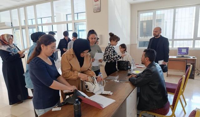 Umre ödülü için 234 kişi yapılan sınavda ter döktü