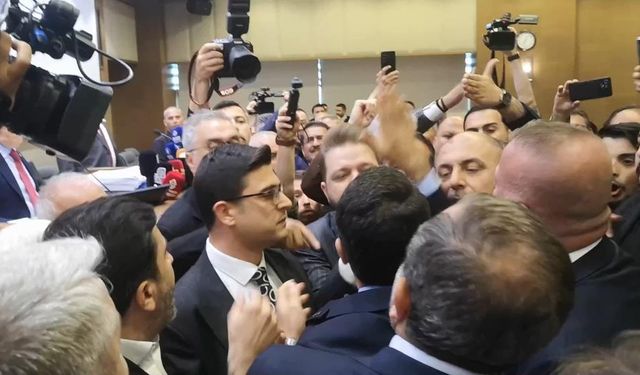 Mecliste ‘halay’ gerginliği: gruplar karşı karşıya geldi