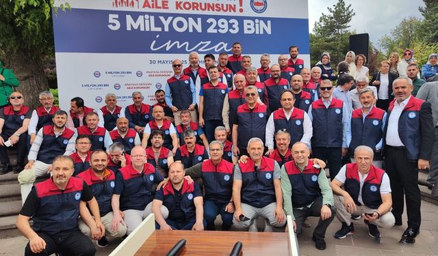 5 milyon imza TBMM’ye sunuldu: Anayasa Değişsin, Aile Korunsun