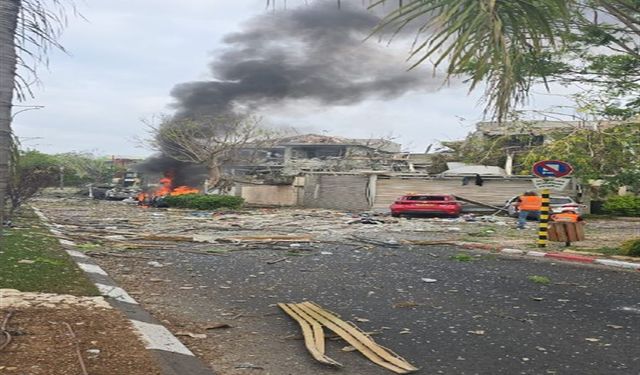 ABD’nin İran’ı hedef aldığı saldırılara İran’dan cevap gecikmedi