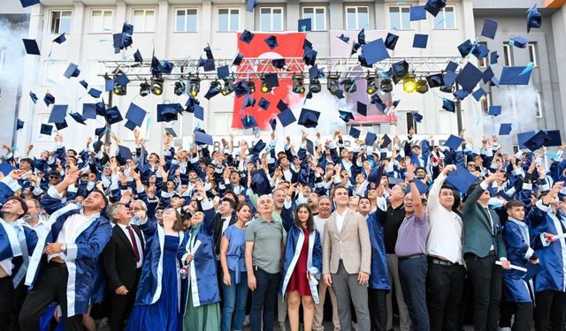 Ali Bahar OSB Teknik Koleji ilk mezunlarını verdi