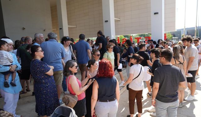 Antalya’da YKS maratonu: Takı krizi ve saniyelerle kaçan hayaller