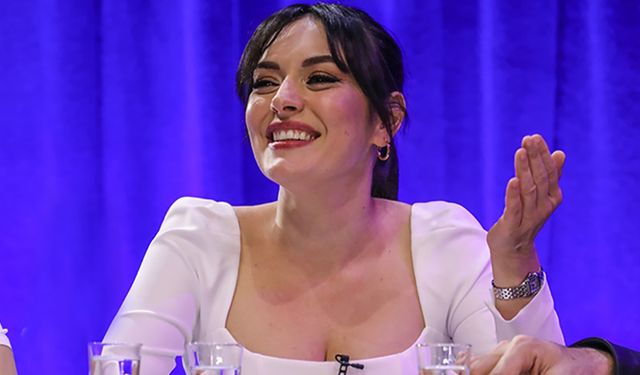 Ezgi Mola’dan boşanma açıklaması: “Hiçbir şeye inanmayın”