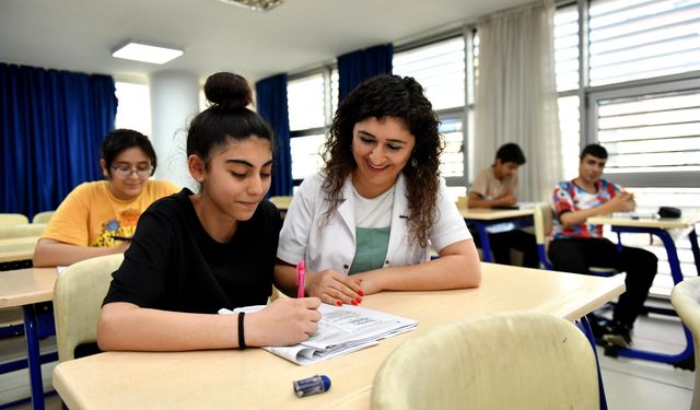 Muratpaşa Belediyesi LGS’ye 140 Öğrenciyi hazırladı