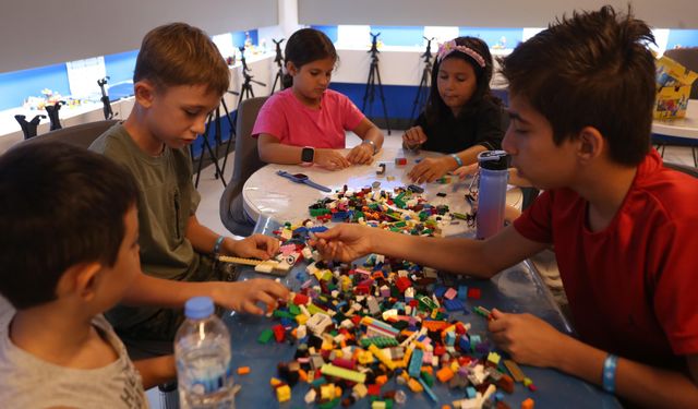 Bilim Merkezi'nde çocuklar eğlenerek öğreniyor