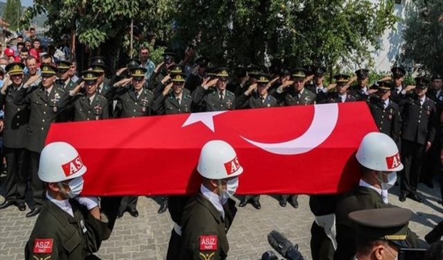 Kimi oğul, kimi baba... Şehit ailelerine acı haber verildi!