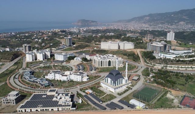 ALKÜ, dünya üniversiteleri arasında adını duyurdu