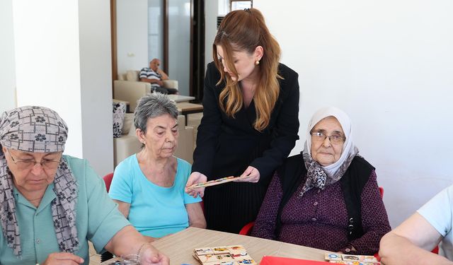 Antalya’da Alzheimer’a mavi evde hizmet