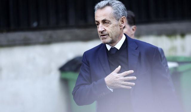 Fransa Eski Cumhurbaşkanı Sarkozy hapse girdi