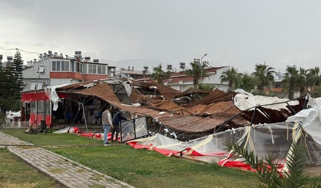 Akdeniz’de hortum yıktı geçti: Zarar sabah gün yüzüne çıktı