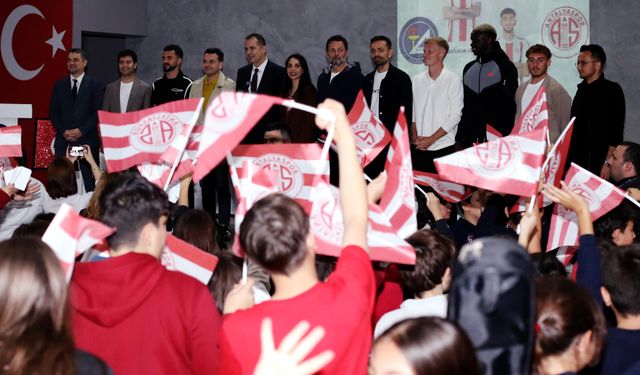 Kırmızı beyaz ruhu okullarda yaşatılıyor! Antalyaspor Başkanı seçiliyor