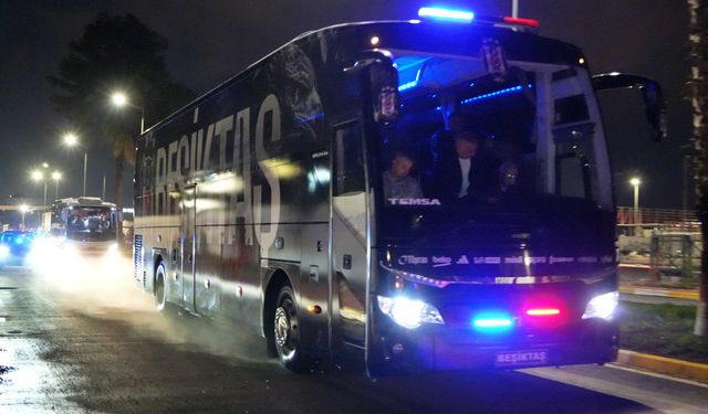Maç heyecanı dorukta! Beşiktaş özel uçakla Antalya'ya geldi!