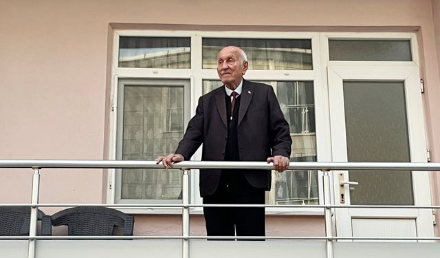 Emekli olsa da gönlü hala okulda: Öğretmenler Günü’nü heyecanla bekliyor