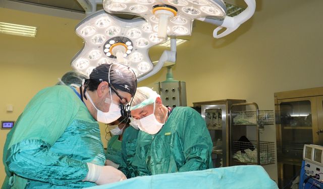 Rahatsızlanıp gittiği hastanede hayatının şokunu yaşadı! 15 kilo tümör çıkarıldı