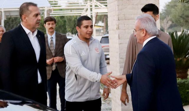 Münir Karaloğlu ve Vali Şahin’den Antalyaspor'a anlamlı ziyaret!