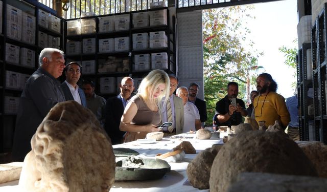 Rektör Özkan, Patara Antik Kenti kazı alanını ziyaret etti