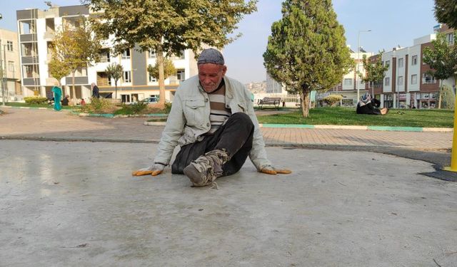 Yerlerde sürünmek istemiyor, akülü sandalye bekliyor