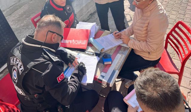 Antalya’da yarım tondan fazla hayvansal ve bitkisel bozuk gıda maddesi ele geçirildi