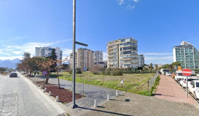 Antalya’nın göbeğinde açık tehlike: “Müdahale edin!”